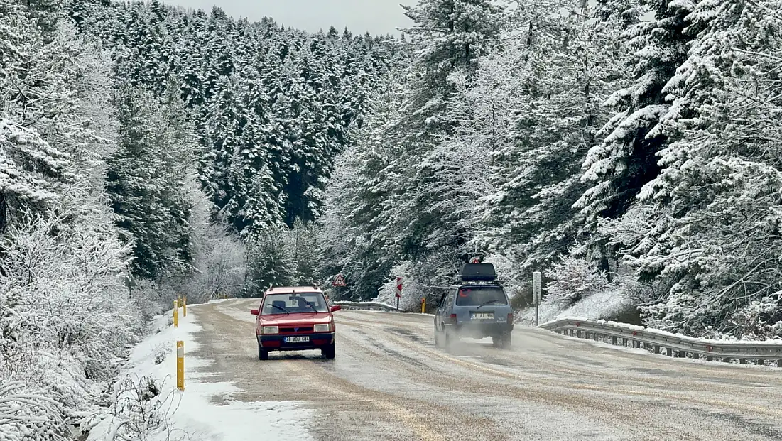 Bartın-Karabük yolu beyaza büründü