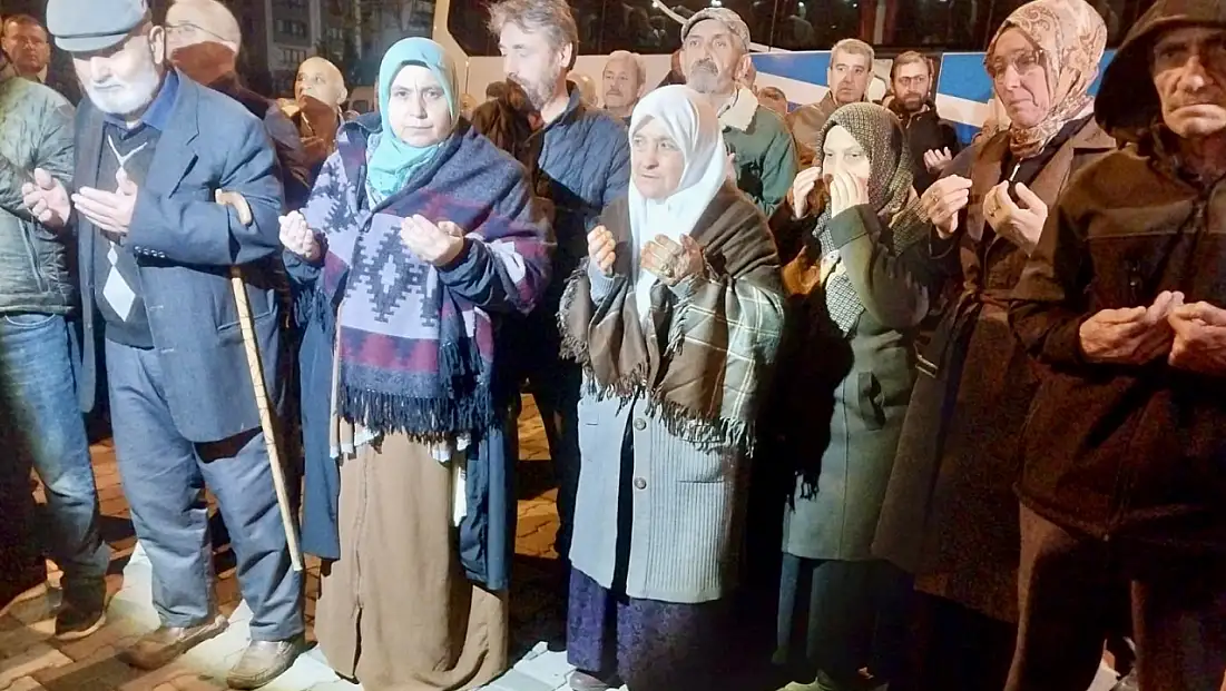 Dualarla uğurlandılar