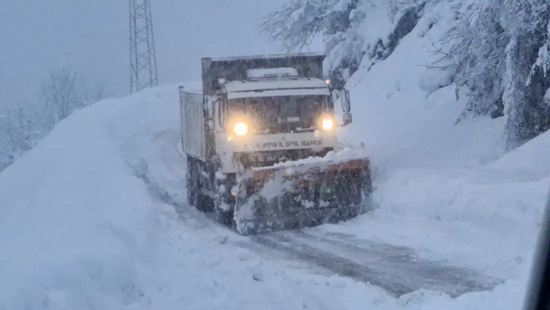 Kar kalınlığı 120 santimetreyi aştı