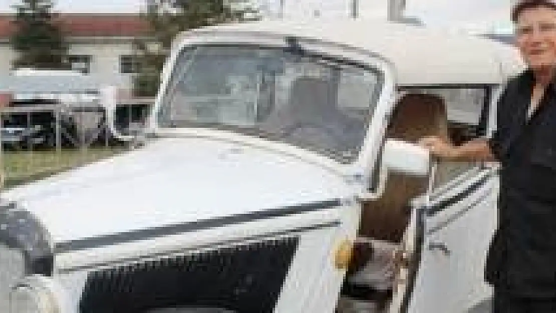 1939 Model klasik otomobil Bartın sokalarında