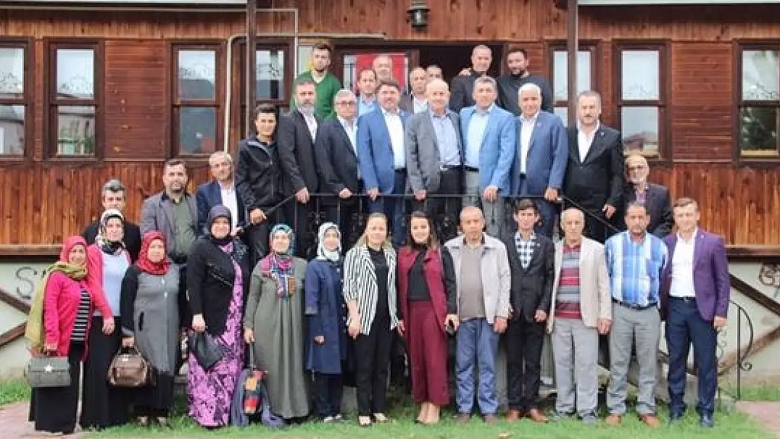 Ak Parti Kozcağız Teşkilatı Kahvaltıda buluştu