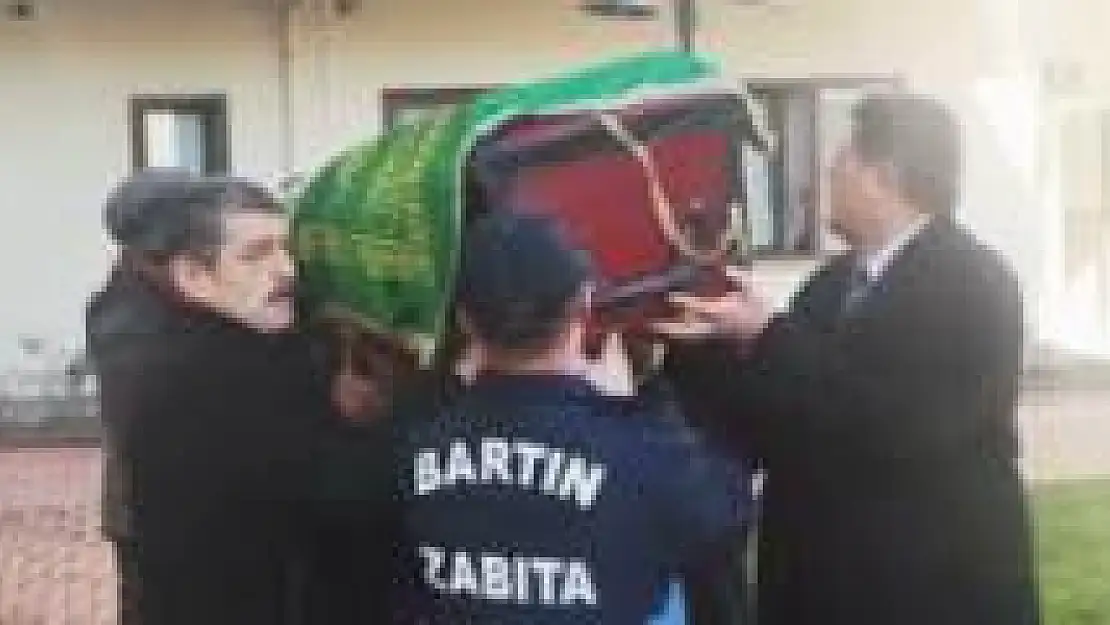 Akın, eski Başkanın eşinin cenazesine katıldı