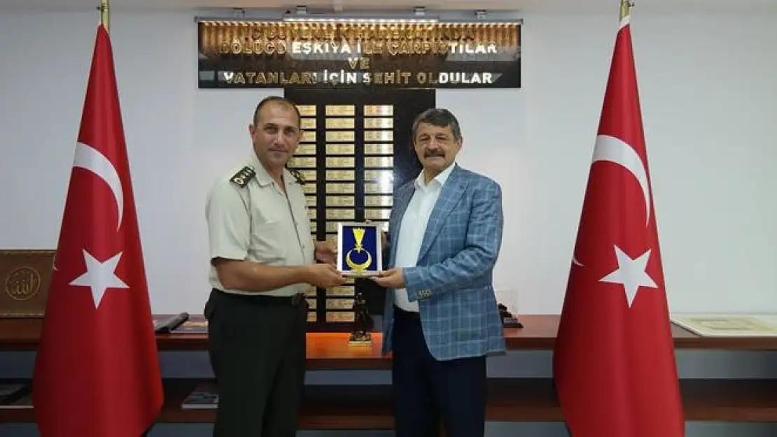 Akın'dan Albay Aslan'a ziyaret