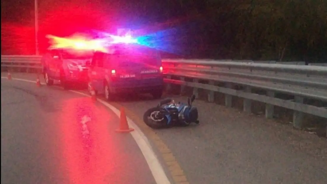 Amasra yolunda motosiklet devrildi