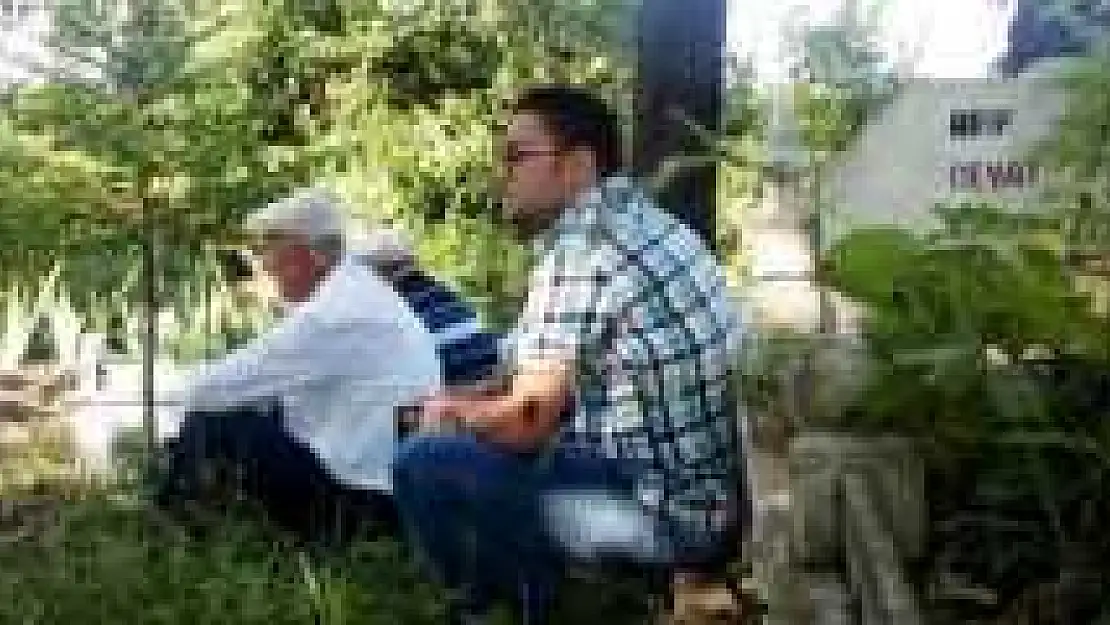 AREFE GÜNÜNDE MEZARLIKLAR ZİYARET EDİLDİ