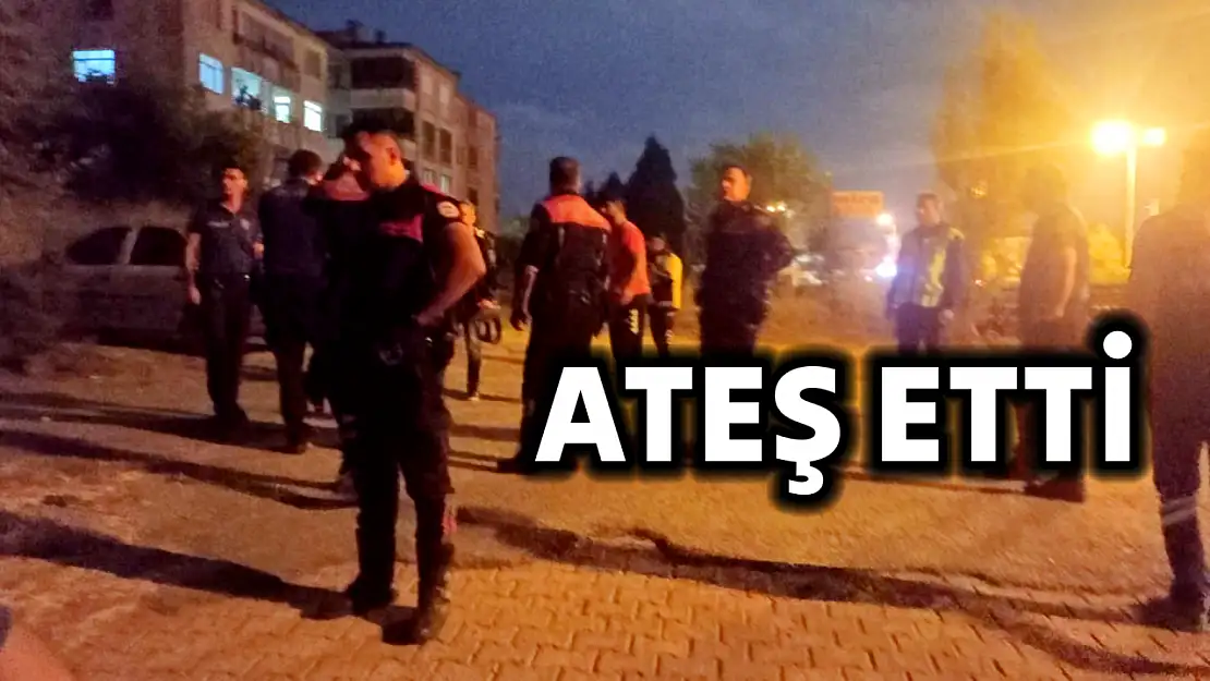 Balkondan tüfekle ateş etti