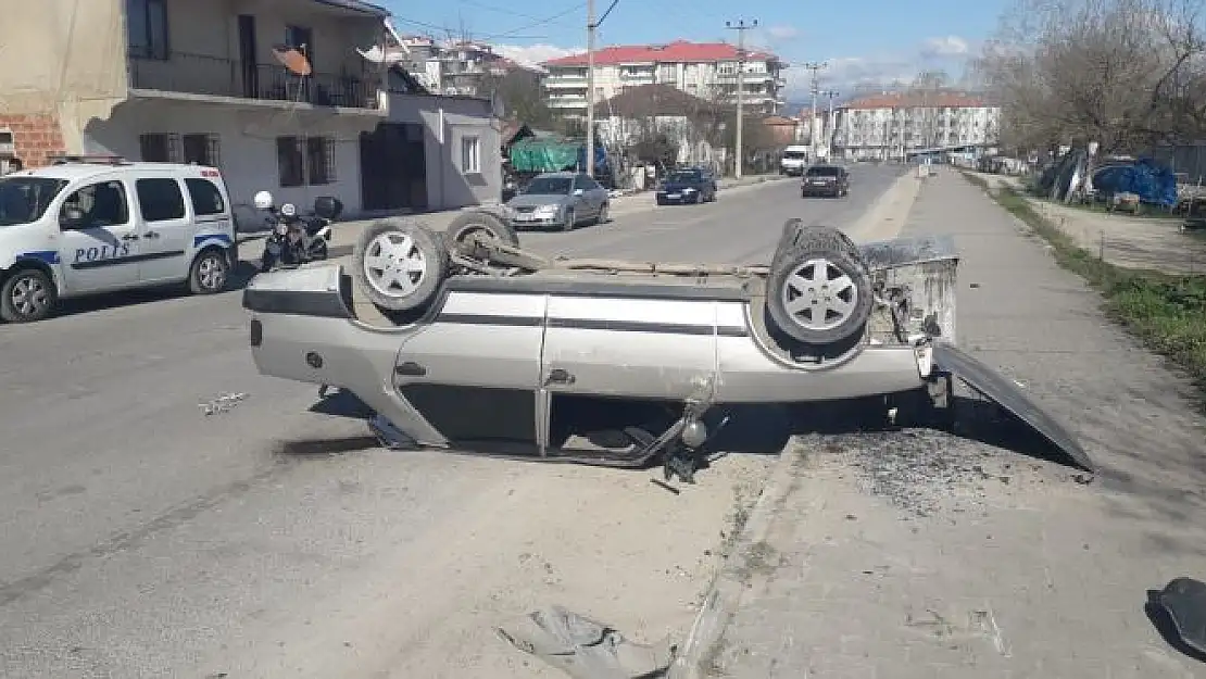 Bankete çarpıp takla attı