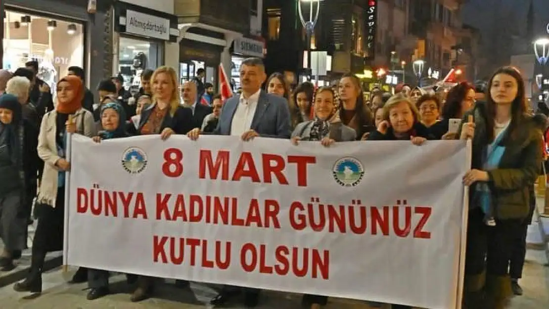 Bartın'da coşku dolu fener alayı yürüyüşü 