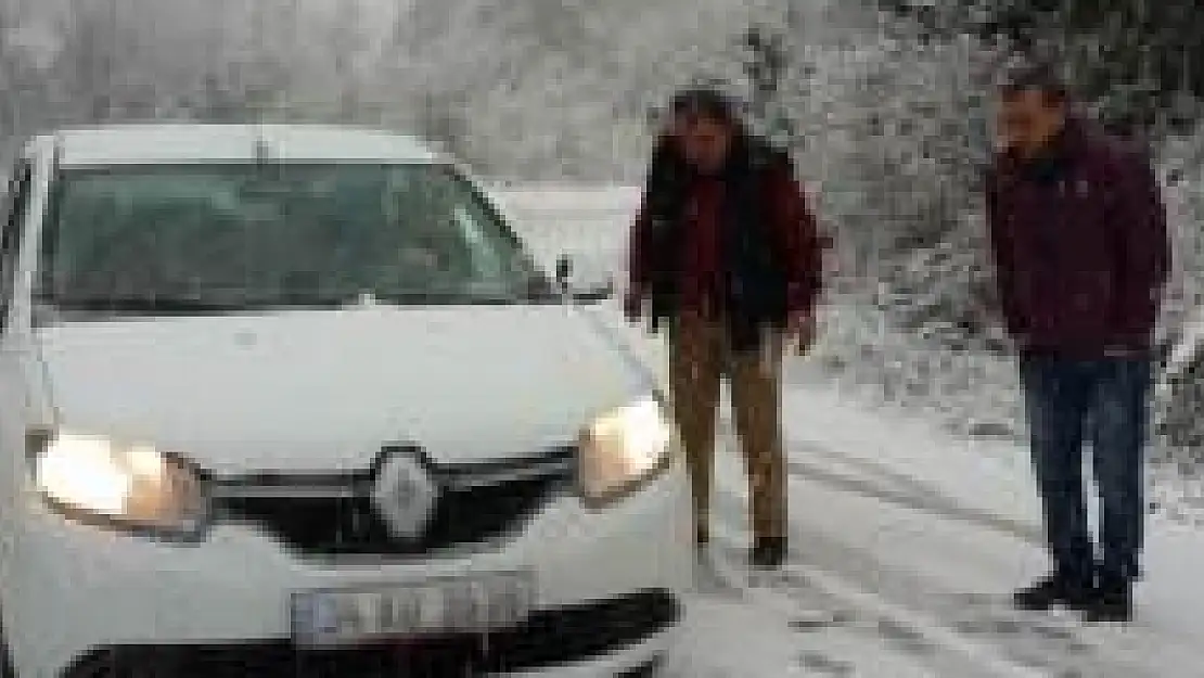 Bartın'da yüksek kesimler beyaza büründü