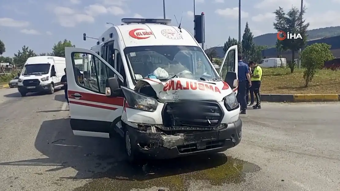 Bartın ekibi Çaycuma'da kaza yaptı