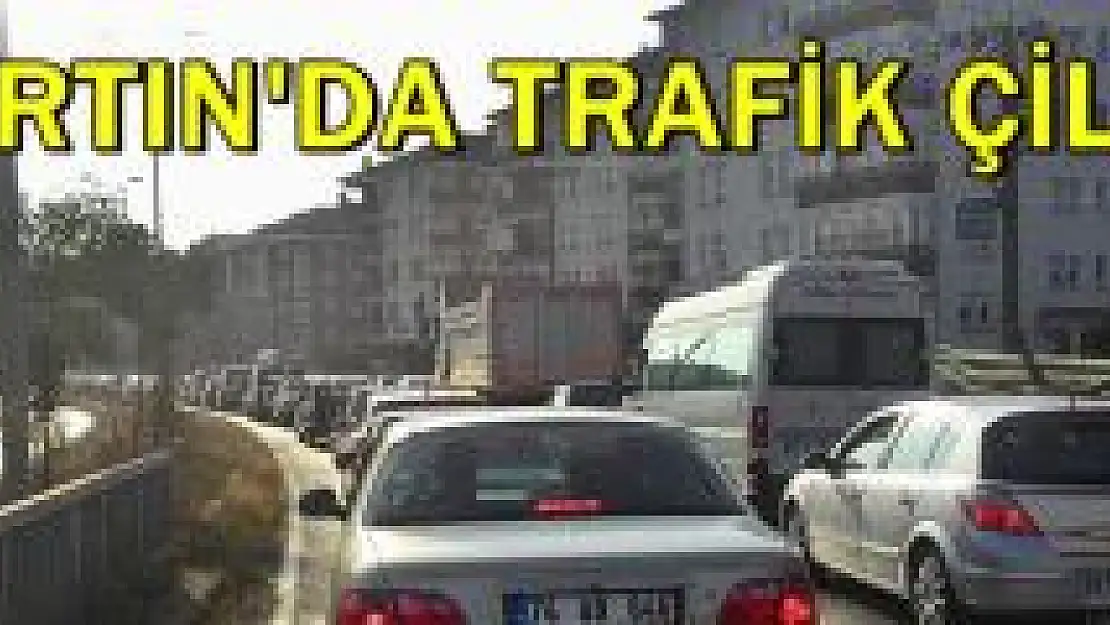 Bartın trafiğinde uzun kuyruklar oluştu