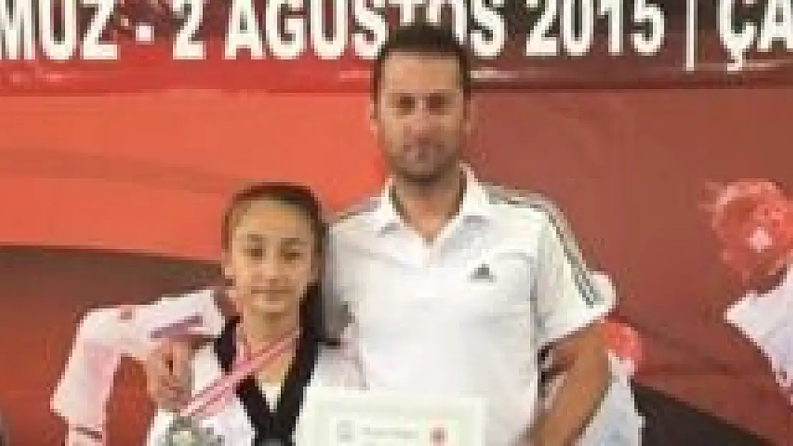 Bartınlı Fatma Eylül Türkiye 3.'sü oldu