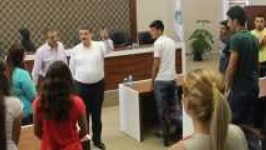 BAŞKAN STAJYERLERLE TOPLANTI YAPTI