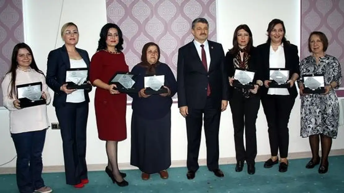 Belediyeden başarılı kadınlara ödül