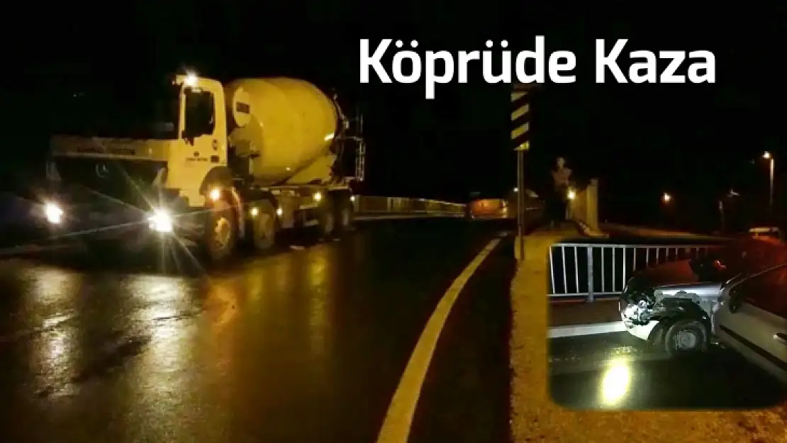 Beton mikseri ile otomobil çarpıştı