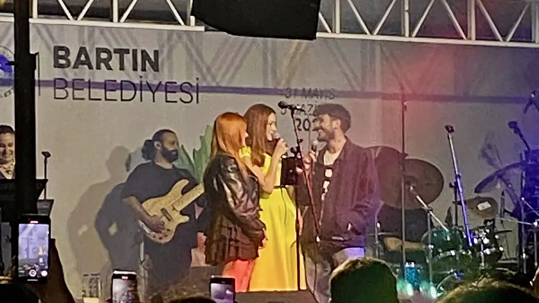 Binlerce kişinin önünde 'Evet'