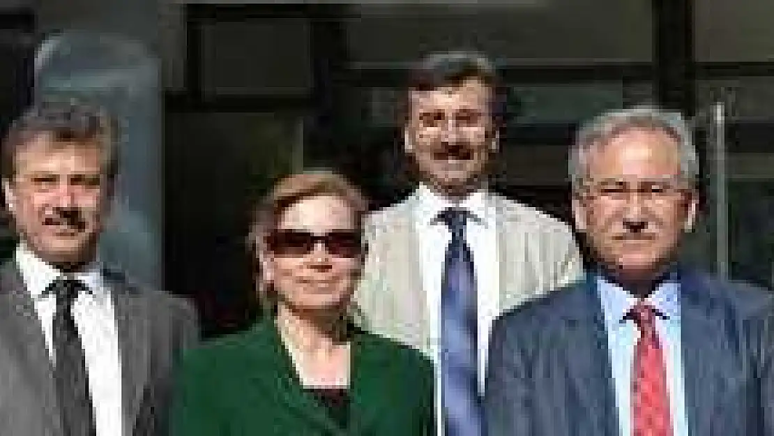 BÜ Türk Dünyası Ekonomi Forumu'na Katıldı. 