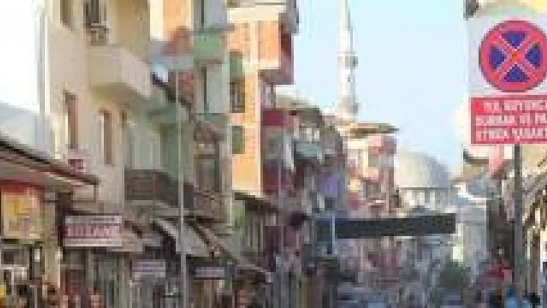 Caddelere Park Yasağı Levhaları Konuldu