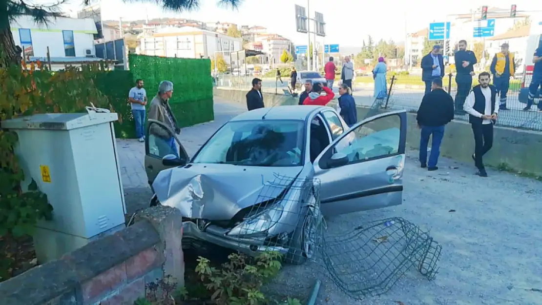 Çatmaca kavşağında talihsiz kaza