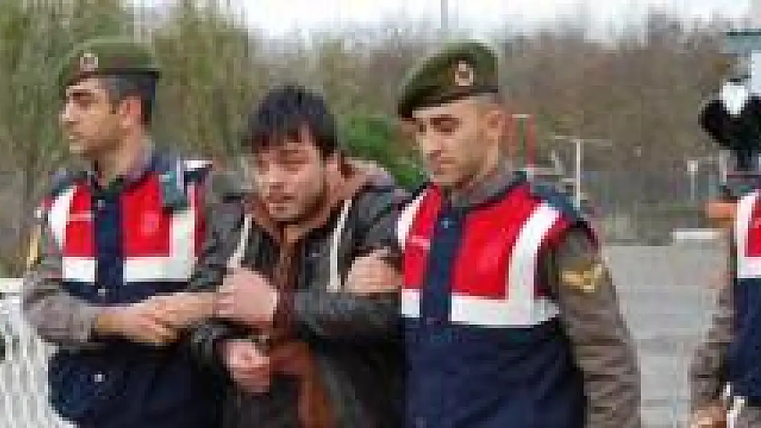 Cezaevinden kaçtı, kadın kılığında yakalandı