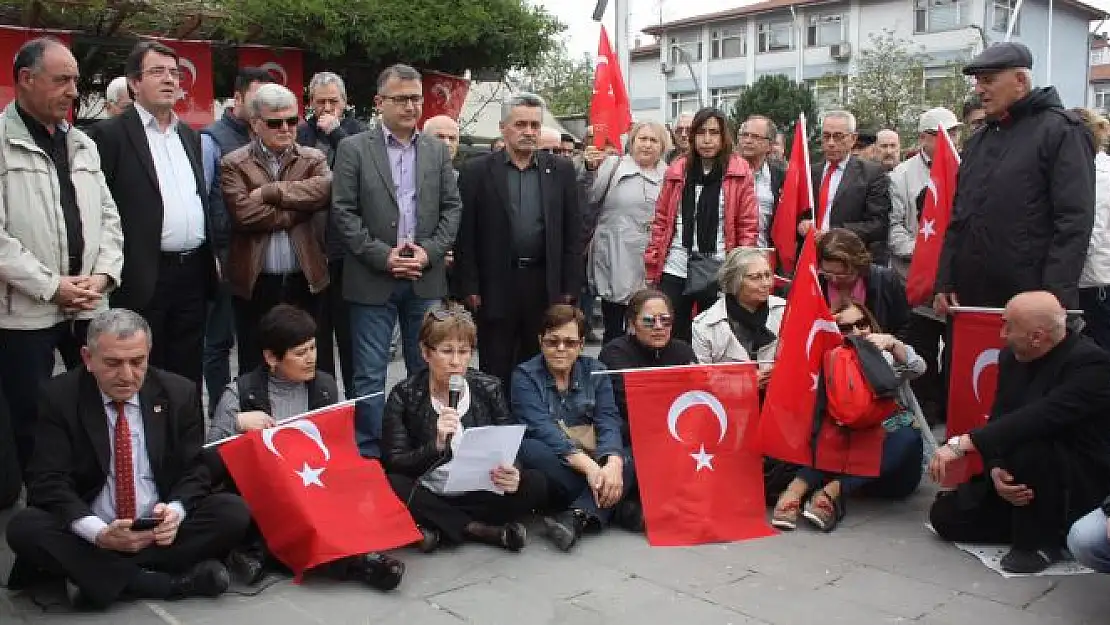 CHP'den 'OHAL Değil Demokrasi İstiyoruz' Eylemi!