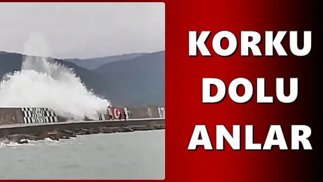 Dev dalgaların arasında kaldılar