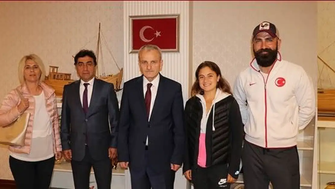 Dünya şampiyonu takımda Bartınlı tenisçi