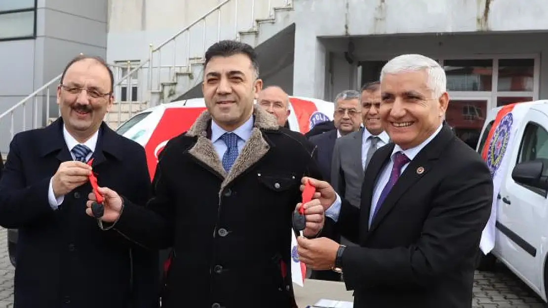 Emniyete 2 anahtar birden