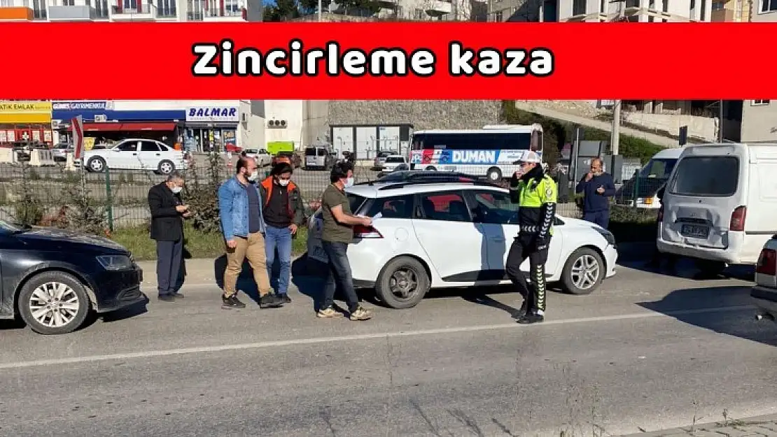 Emniyetin karşısında zincirleme kaza