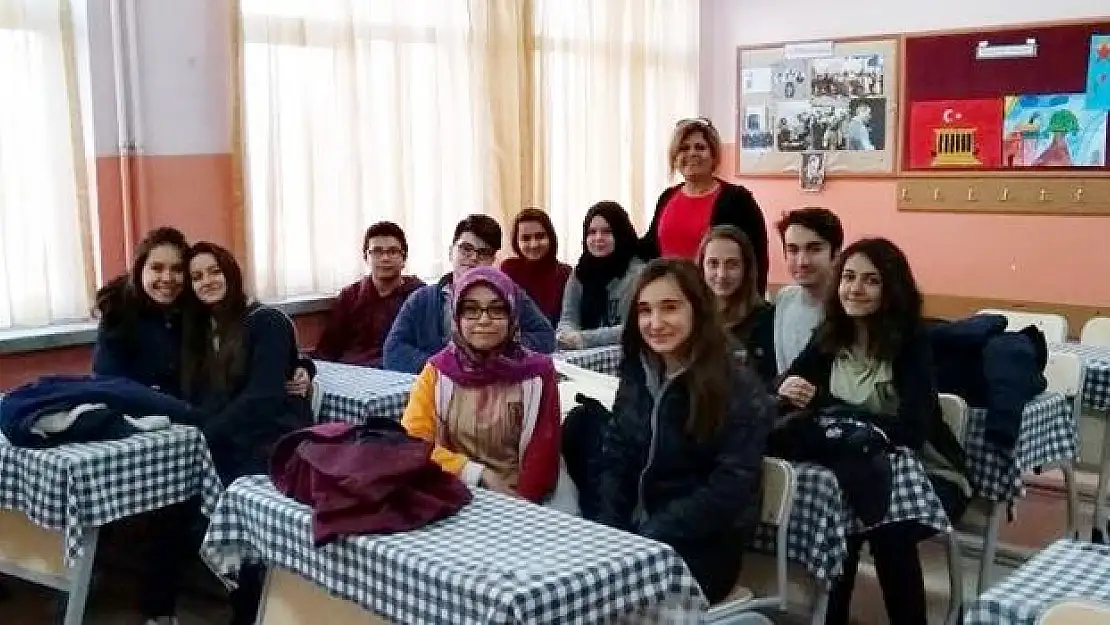 Eski Öğrencileri Sınıf Öğretmenlerini unutmadı