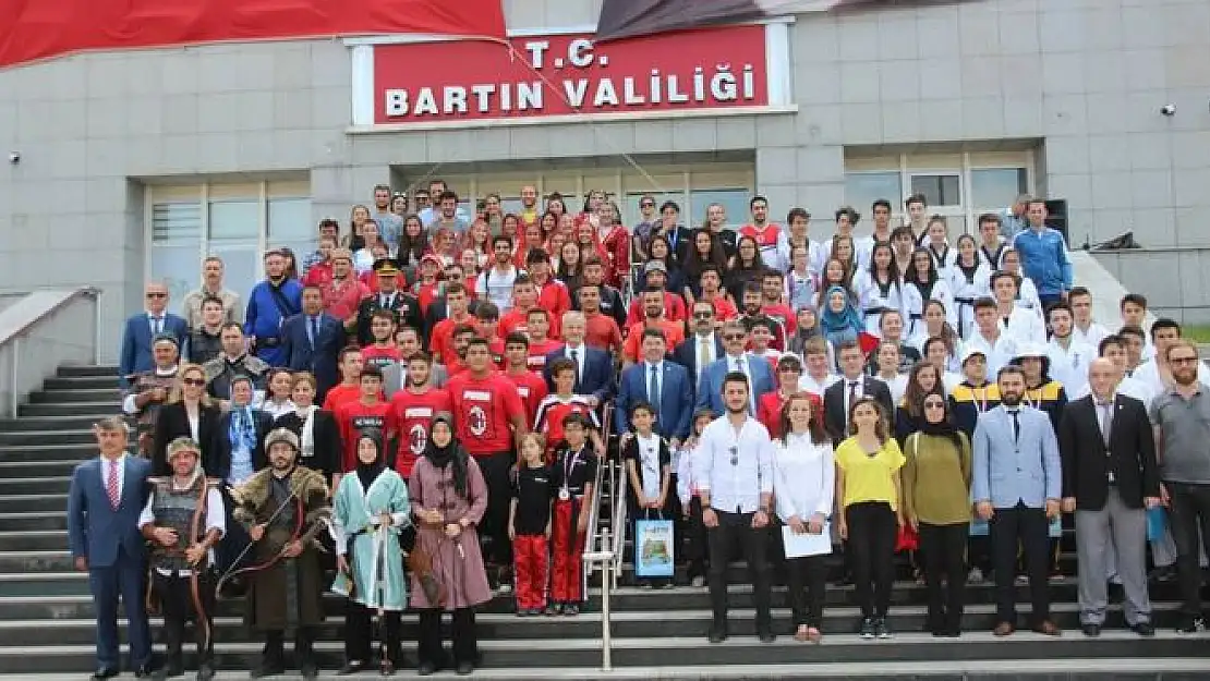 Gençler, 19 Mayıs'ı kutladı
