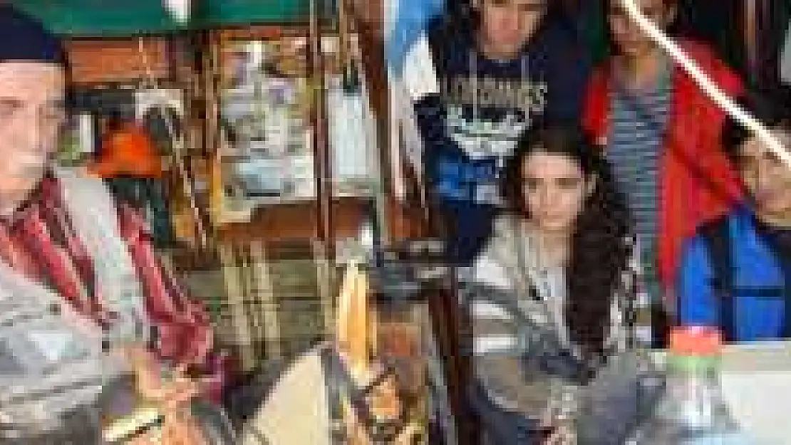 Gençlerden Semerci Ustasına Ziyaret