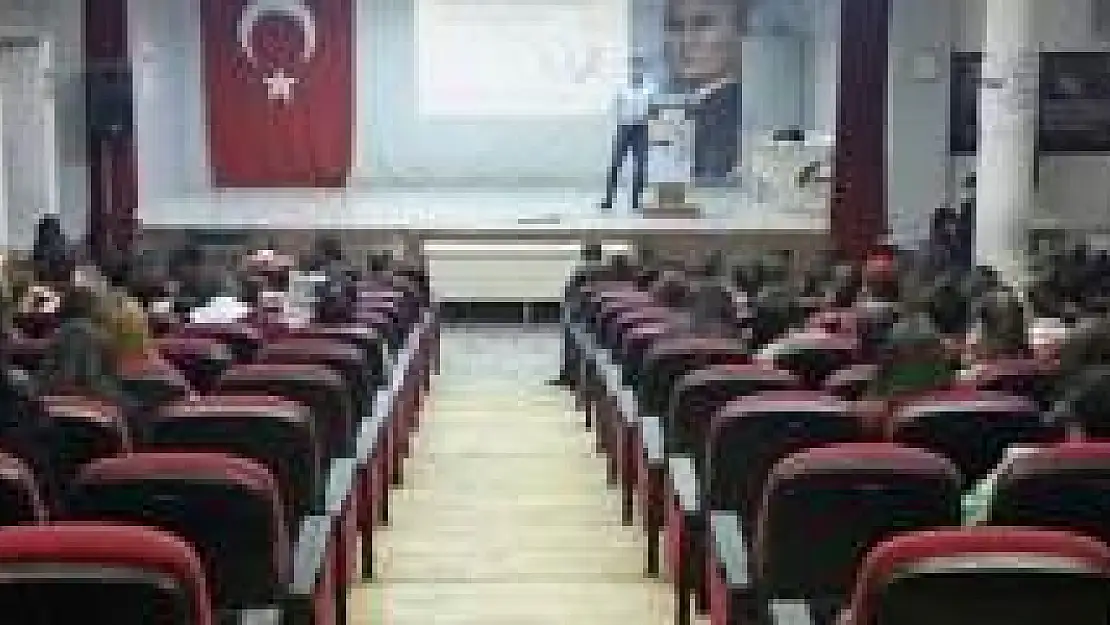 Gençlere 'paramı yönetebiliyorum' eğitimi verildi