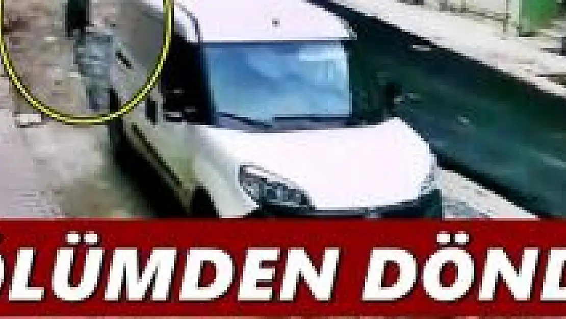 Geri manevra yapan araç yaşlı kadına böyle çarptı