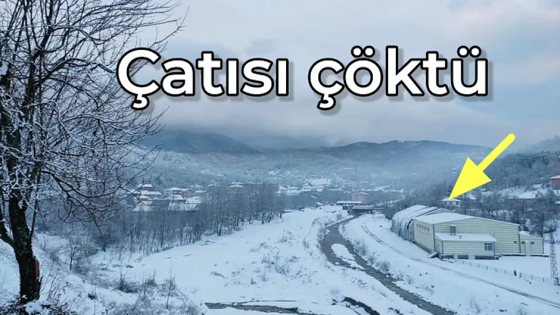 Halı sahanın çatısı çöktü