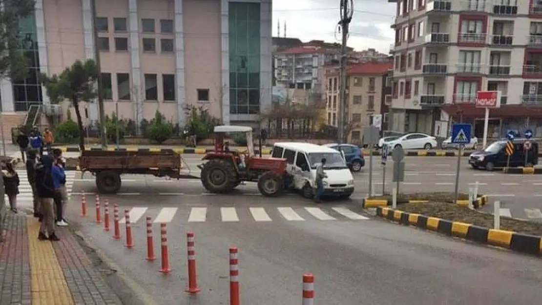 Hastaneye dönüş yolunda kaza