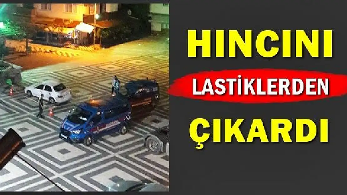 Hıncını lastiklerden çıkardı