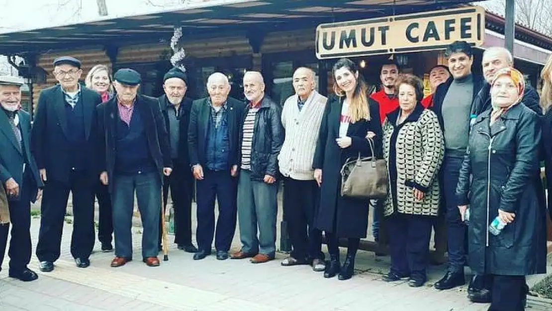 Huzurevi Sakinleri Umut Cafe'de Buluştu