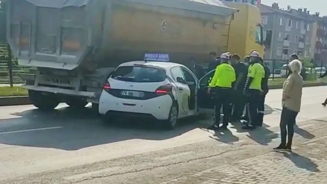 İl merkezinden geçen çevre yolunda kaza