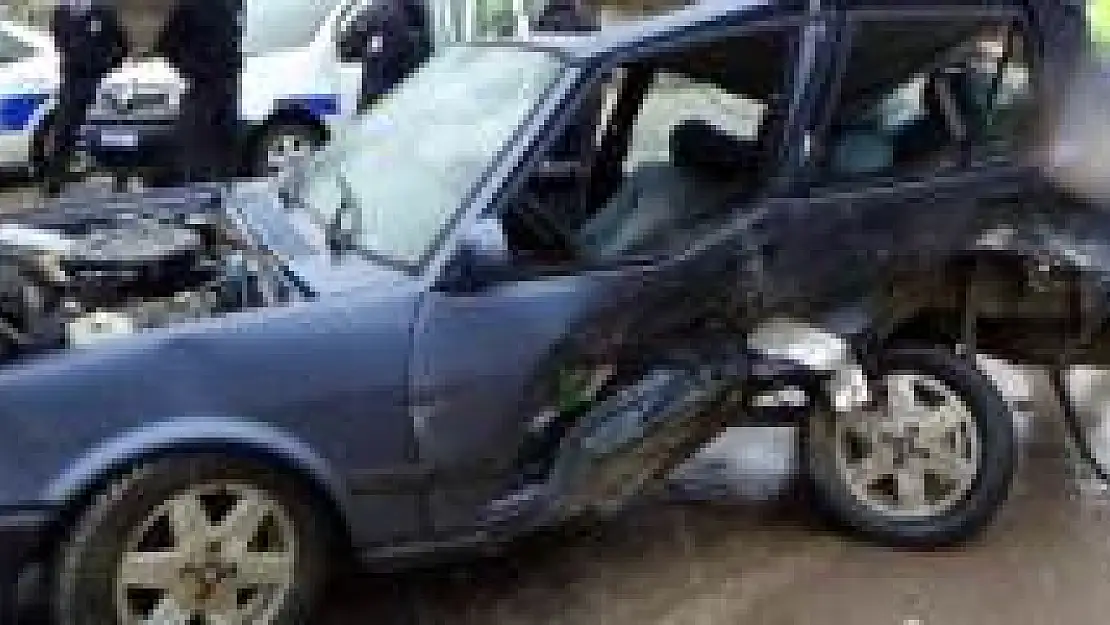 İnkumu yolunda feci kaza:2 yaralı