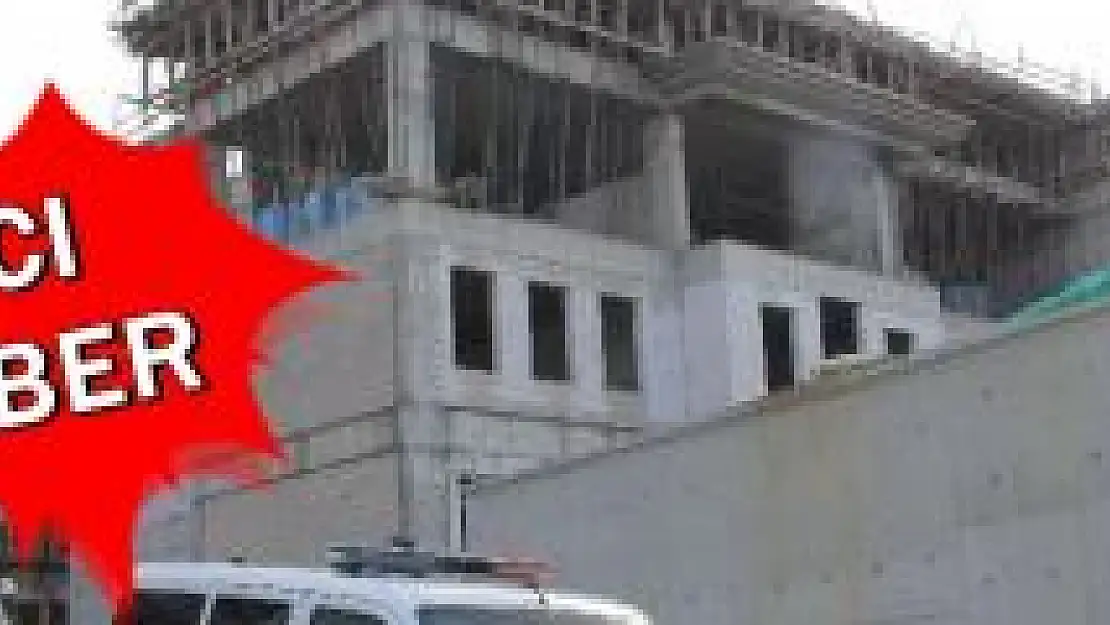 İnşattan düşen işçi hayatını kaybetti