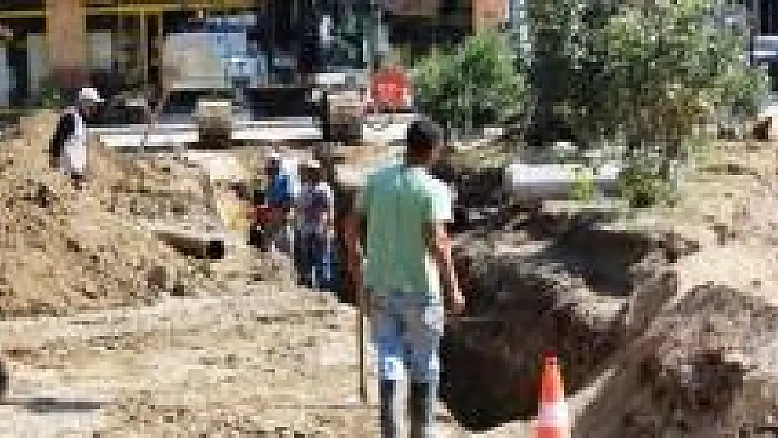 Kozcağız'da  İçme Suyu Hattı da Yenileniyor