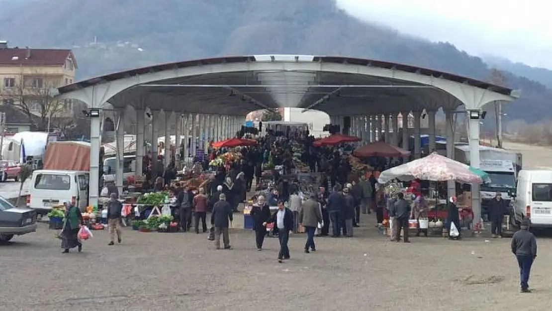 Kumlucalılar Kapalı Pazar Yerine kavuştu