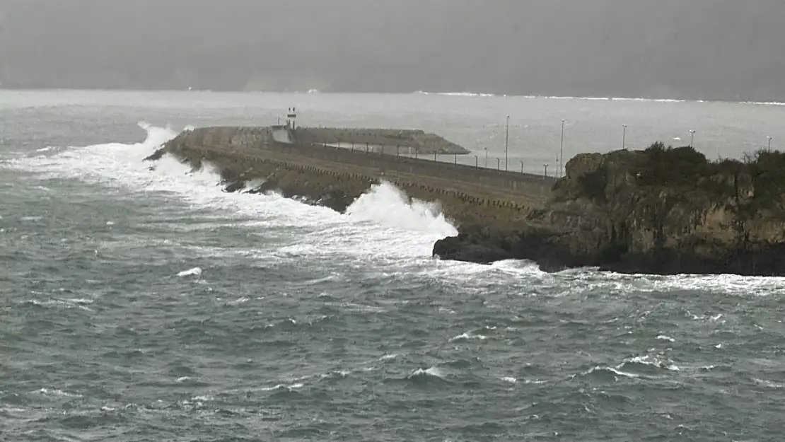 Meteorolojik uyarıdan sonra fırtına çıktı