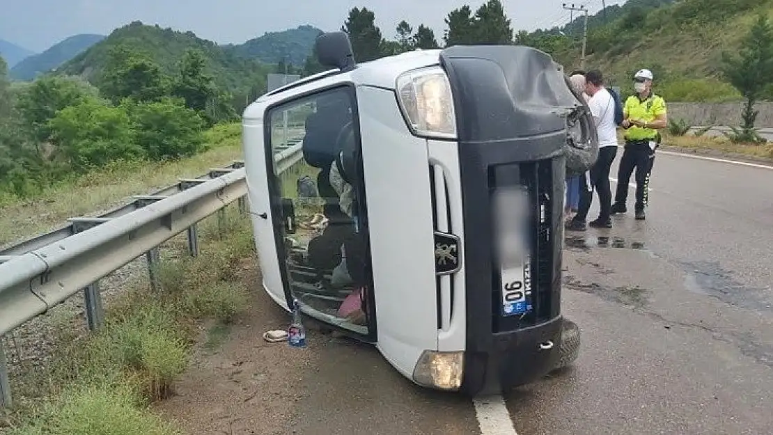 Orta refüje çarparak devrildi