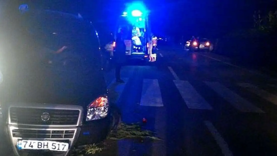 Orta Refüje Çarpıp Karşı Şeride Geçti!