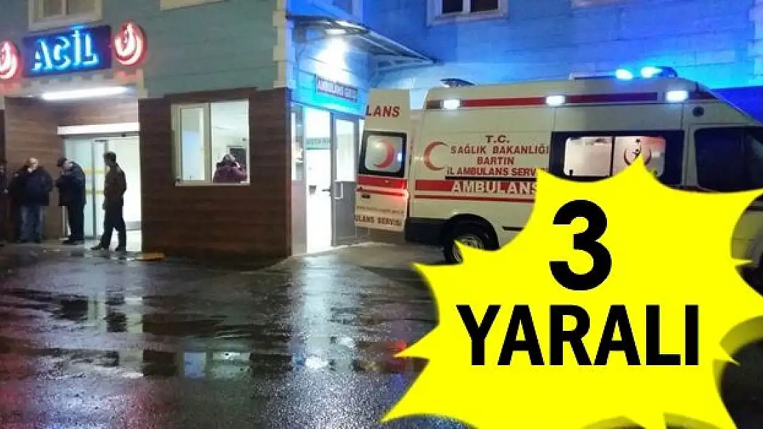 Otomobil direğe çarptı, 3 yaralı