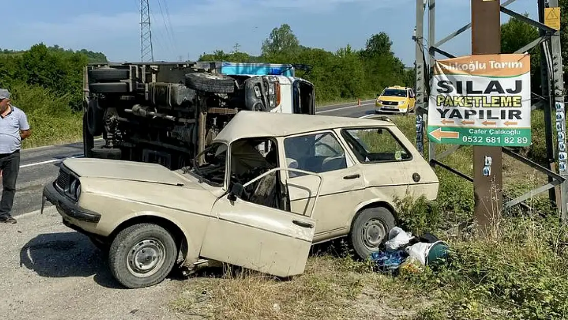 Otomobil ile çarpışan Kamyonet devrildi