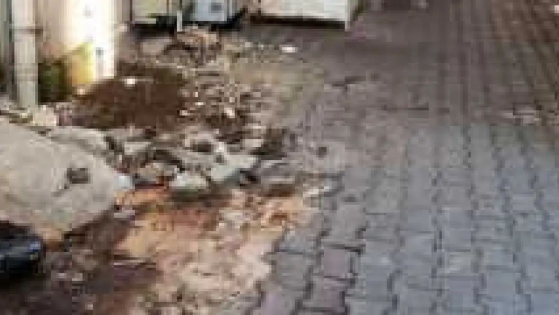 PAZARYERİ ESNAFI KÖTÜ KOKUDAN ŞİKÂYETÇİ