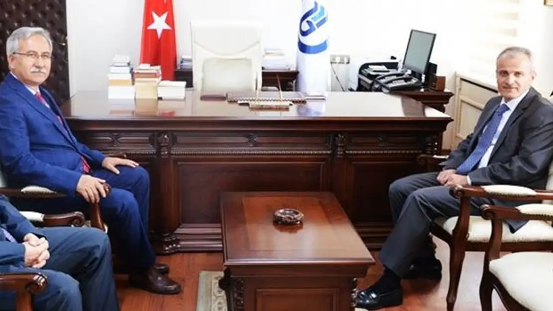 Rektörü ziyaret eden Vali Dirim kampüsü gezdi